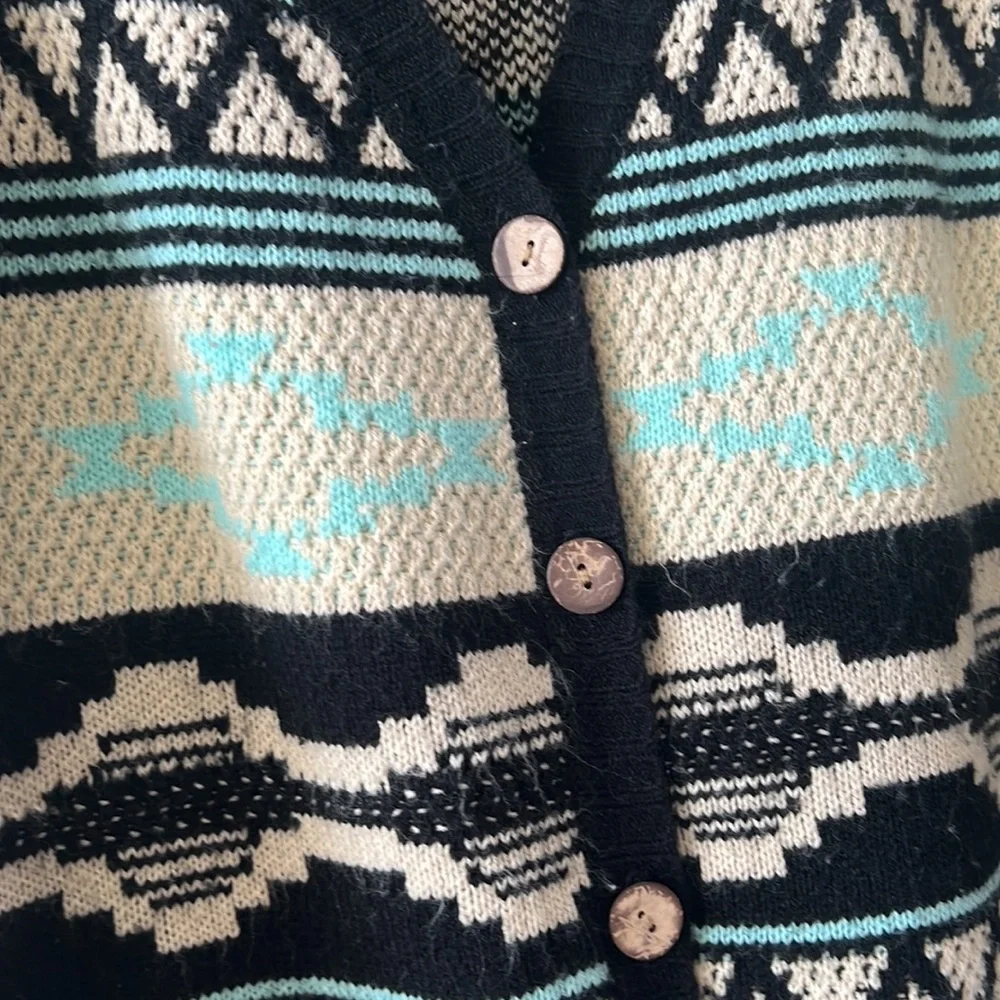 Soft southwestern print cardigan Unknown size but would fit L/Xl best!